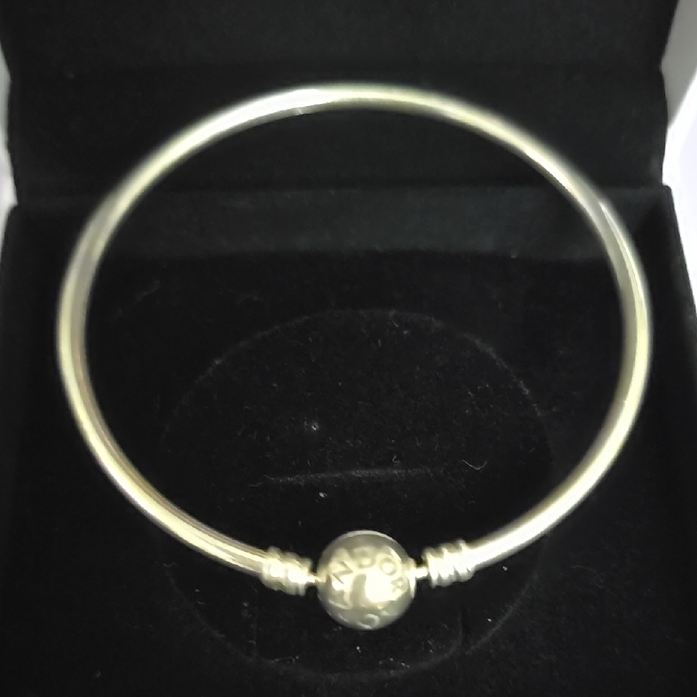 Elegant Silver Bangle Bracelet
